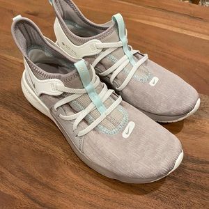 Nike running - never worn